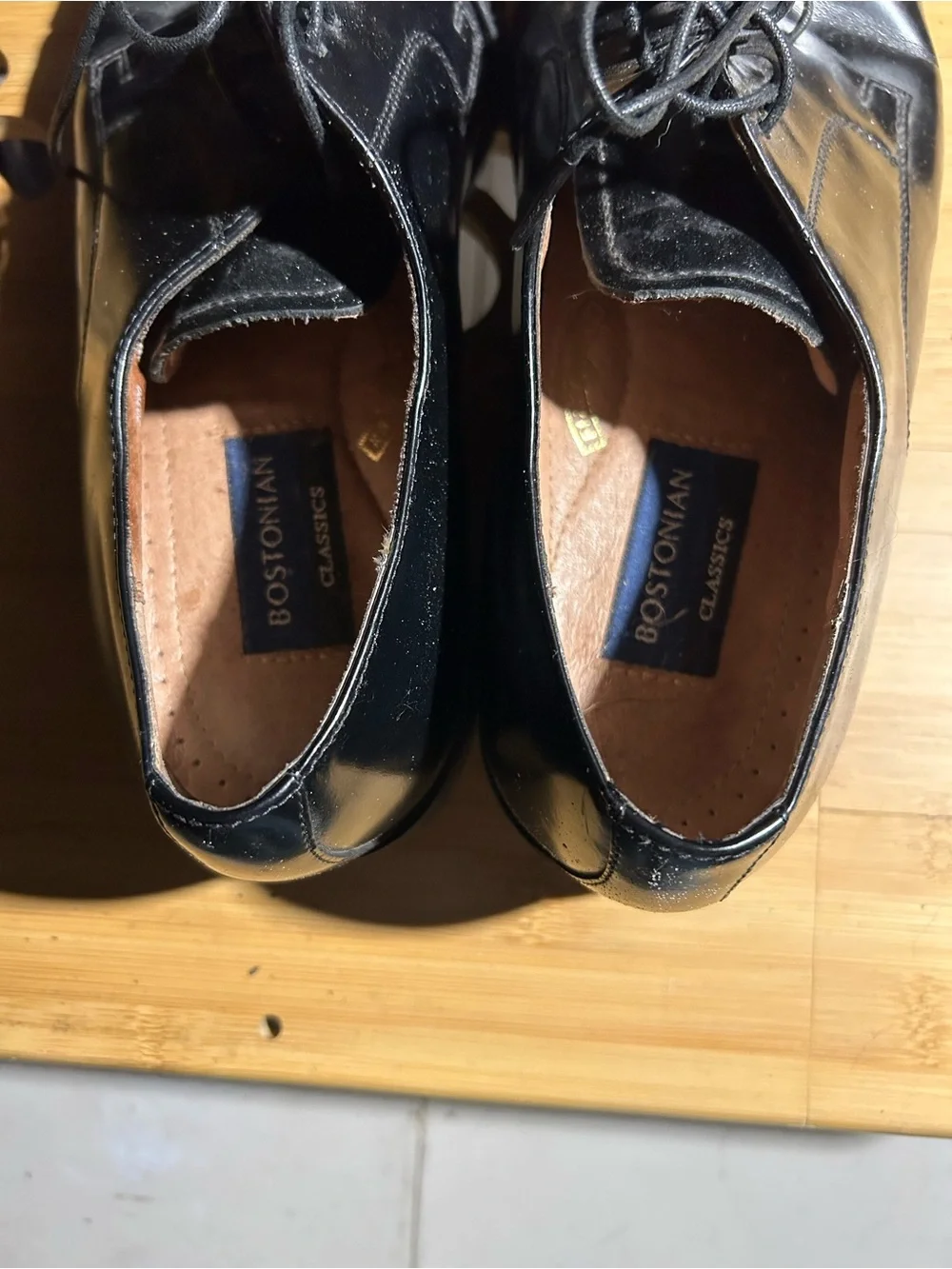 Bostonian polished black